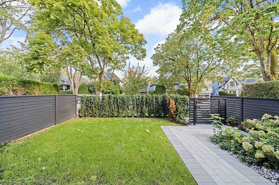 1 3466 W 22nd Avenue Vancouver, BC - 32