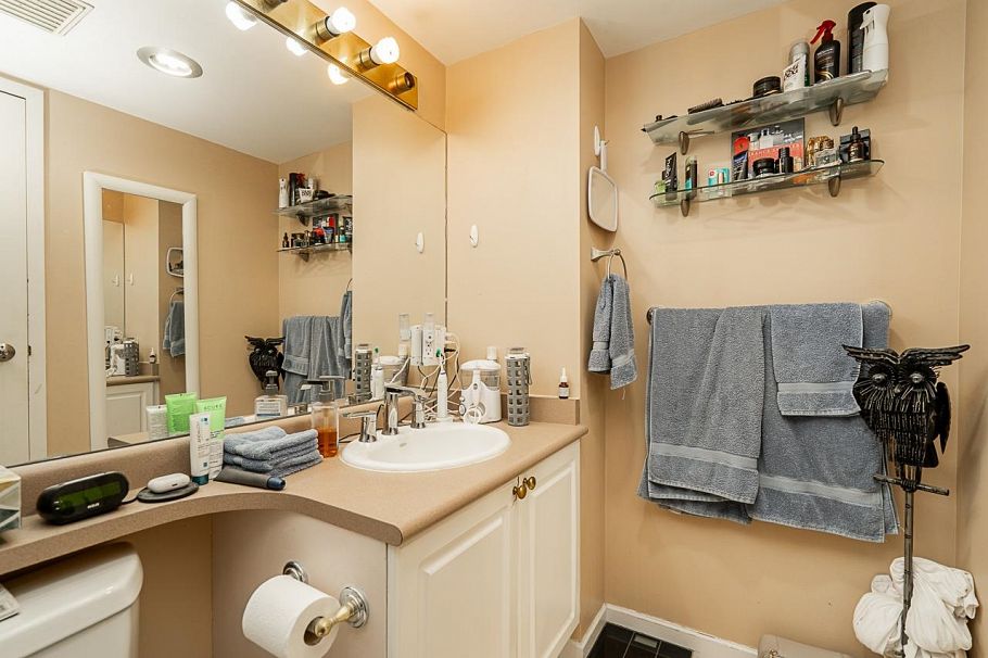 807-488 Helmcken Street Vancouver, BC - 23