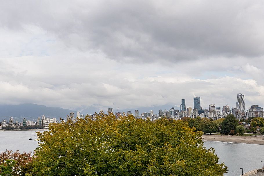 305 2430 Point Grey Road Vancouver, BC - 27