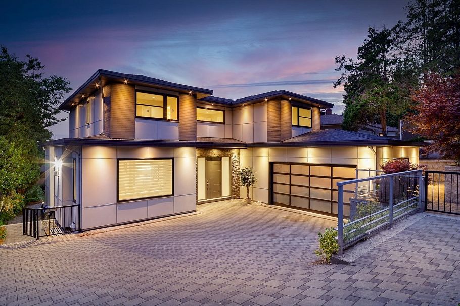 517 Granada Crescent North Vancouver, BC - 2