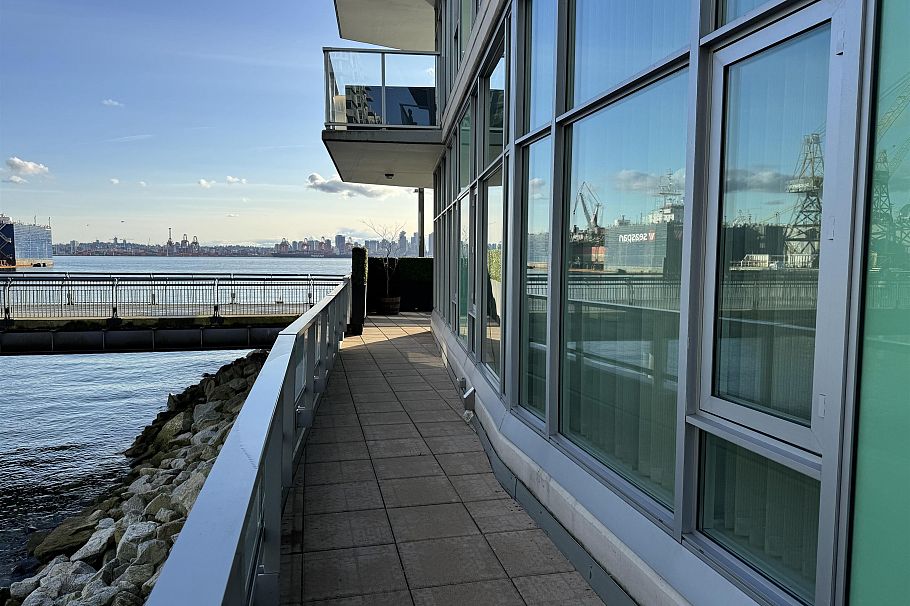 105 175 Victory Ship Way North Vancouver, BC - 25