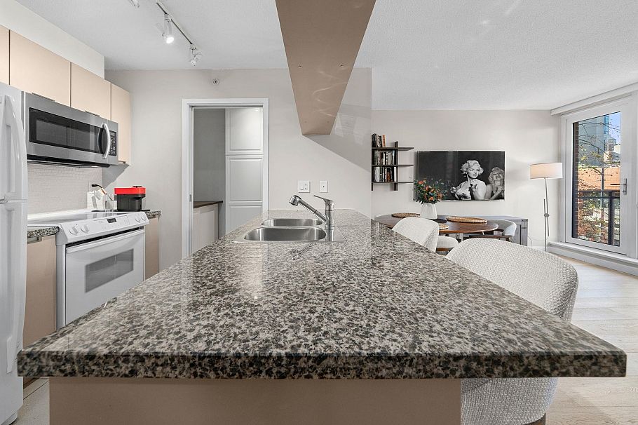 305 1082 Seymour Street Vancouver, BC - 13