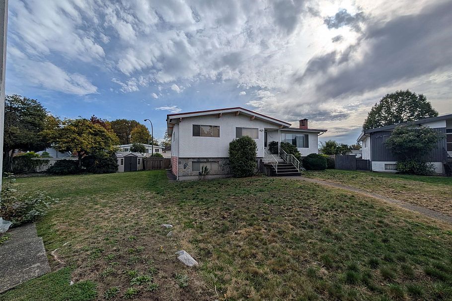 7258 Lancaster Place Vancouver, BC - 3