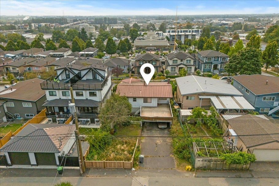 1149 E 63rd Avenue Vancouver, BC - 3