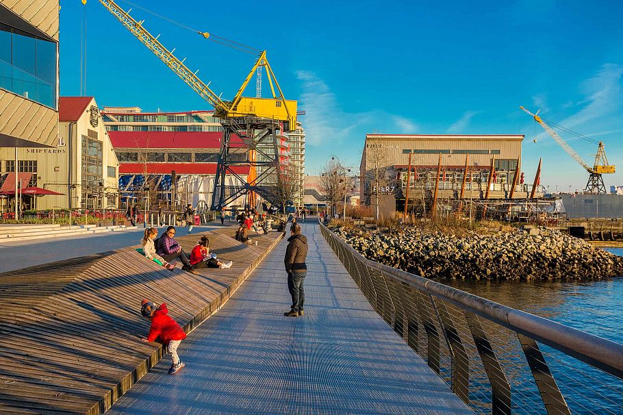 105 175 Victory Ship Way North Vancouver, BC - 27