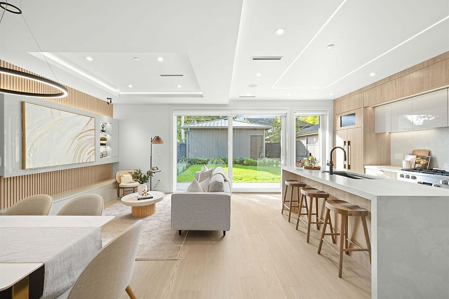 2 3466 W 22nd Avenue Vancouver, BC - 2