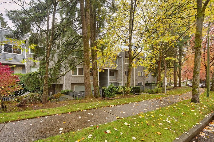 3380 Marquette Crescent Vancouver, BC - 2