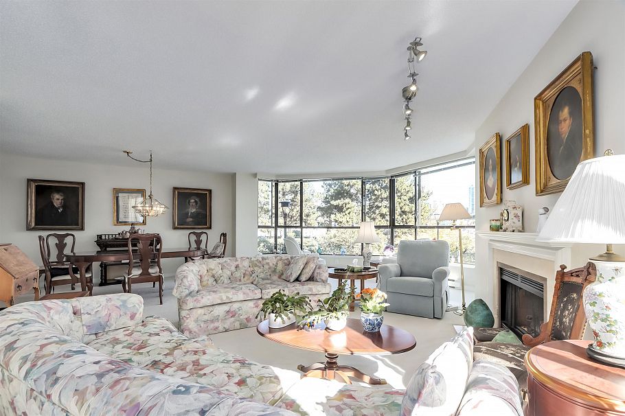 G01 1490 Pennyfarthing Drive Vancouver, BC - 1