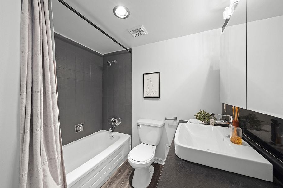 203 2244 Mcgill Street Vancouver, BC - 18