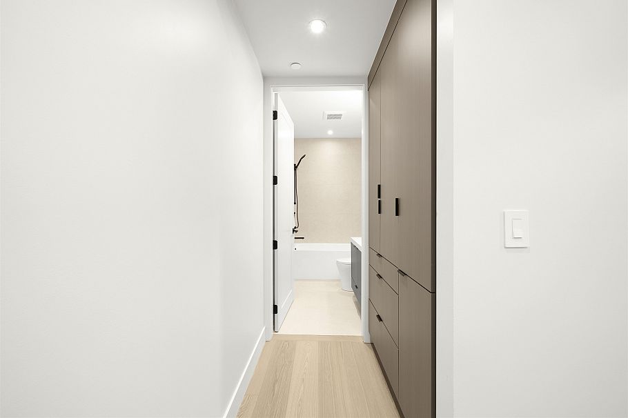 1 3466 W 22nd Avenue Vancouver, BC - 22