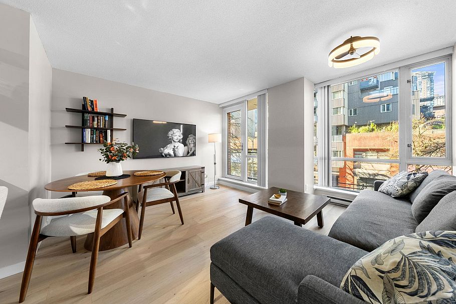305 1082 Seymour Street Vancouver, BC - 1