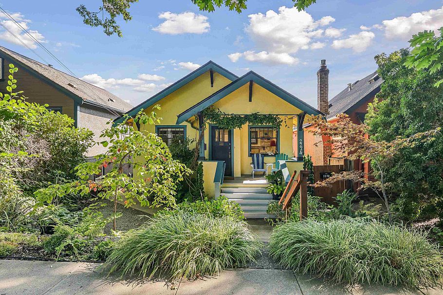 2274 E 7th Avenue Vancouver, BC - 1