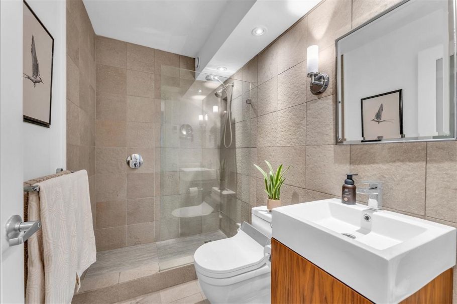 401 1330 Jervis Street Vancouver, BC - 21