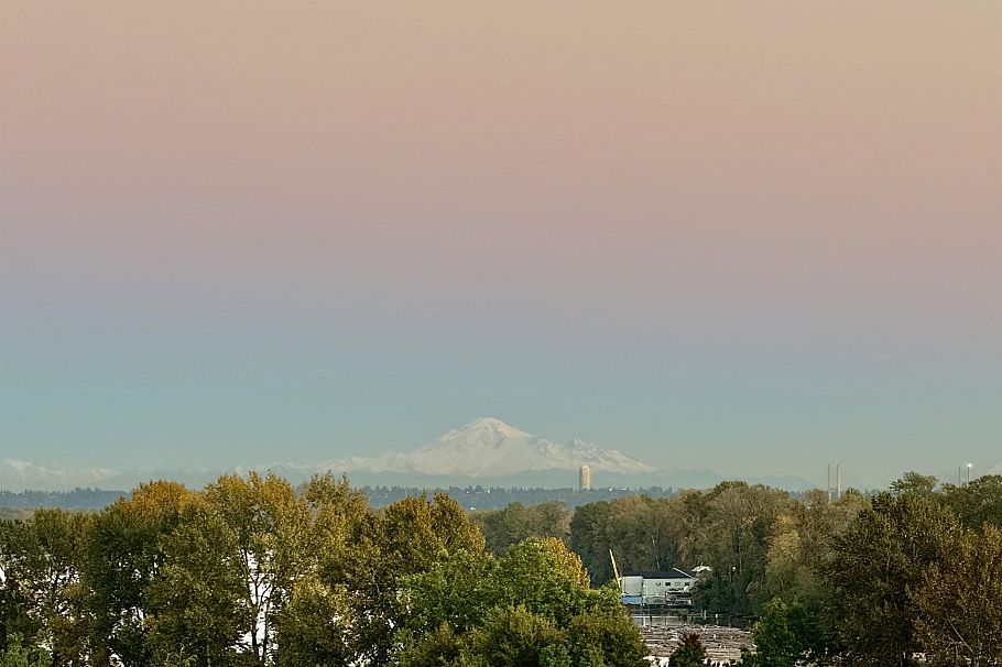 705 2733 Chandlery Place Vancouver, BC - 2