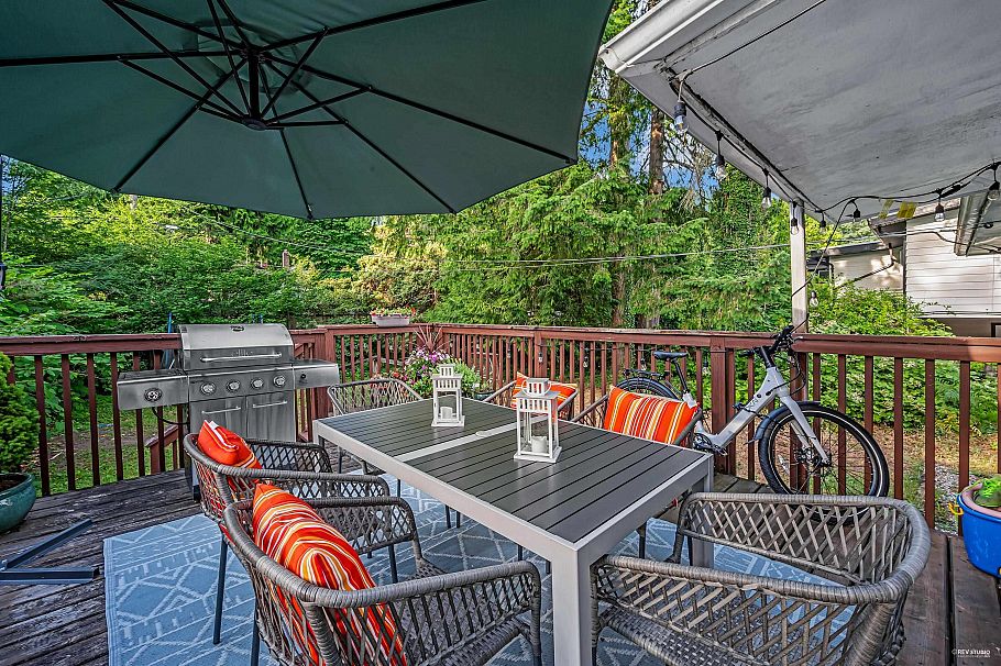 1052 Montroyal Boulevard North Vancouver, BC - 20