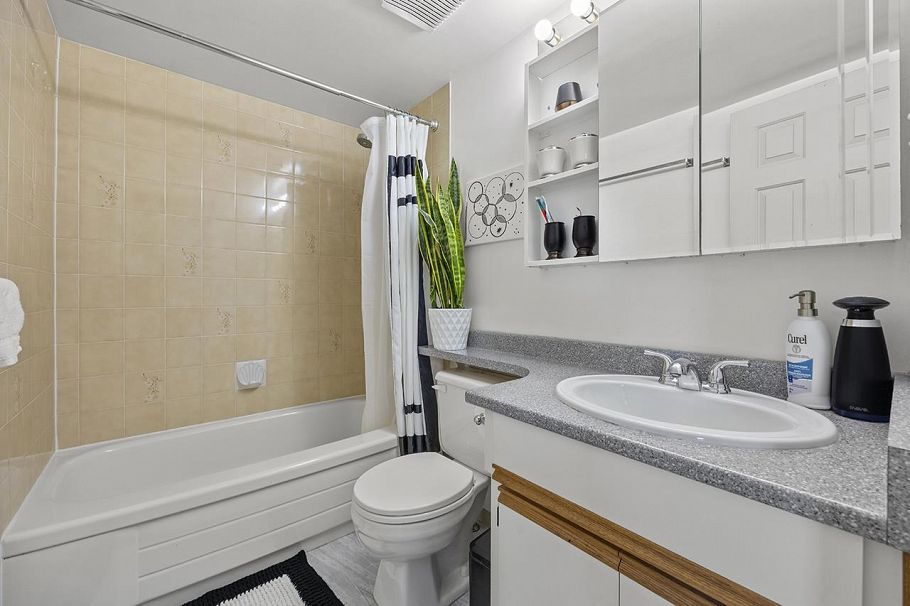 302 458 E 43rd Avenue Vancouver, BC - 16