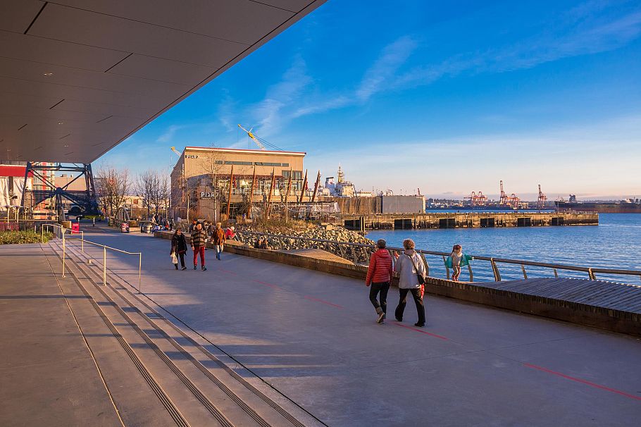 105 175 Victory Ship Way North Vancouver, BC - 28