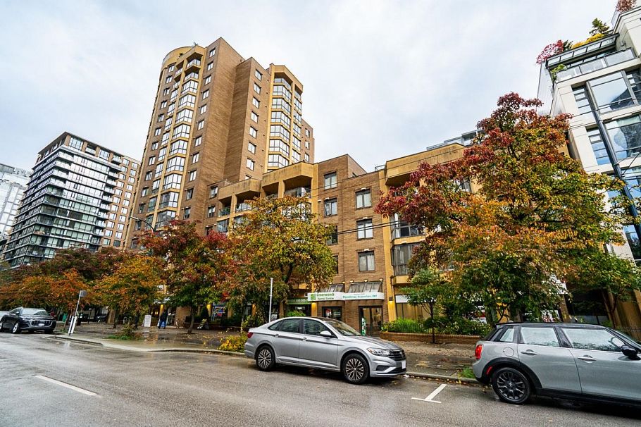 807-488 Helmcken Street Vancouver, BC - 35