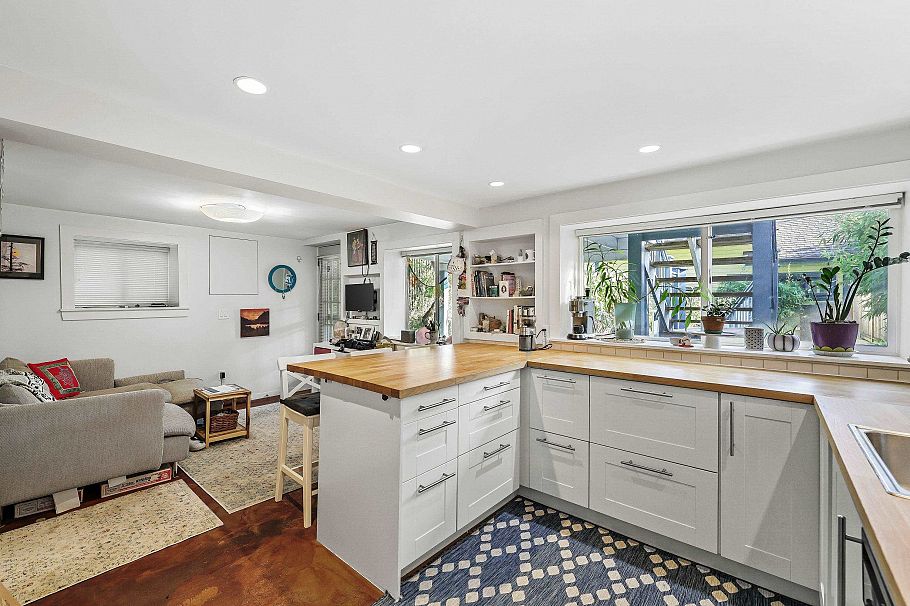 2274 E 7th Avenue Vancouver, BC - 21