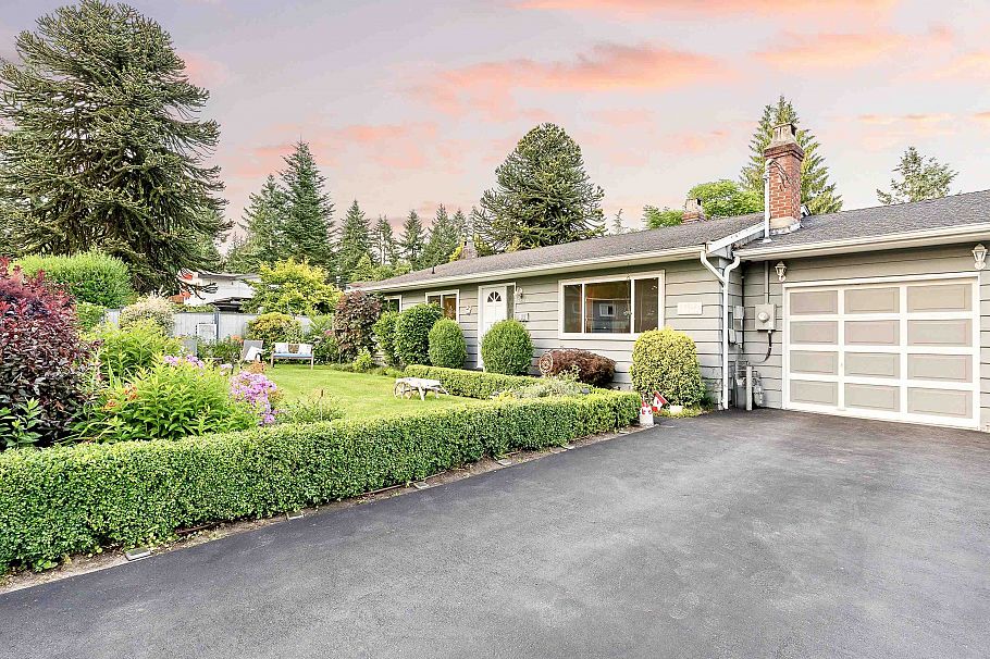 1350 Berkley Road North Vancouver, BC - 1