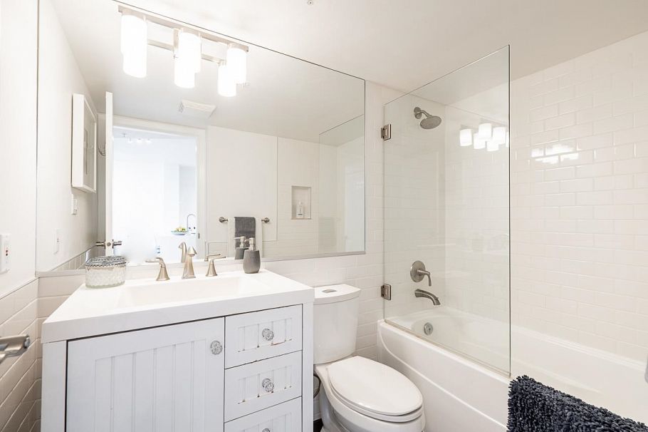 705 2733 Chandlery Place Vancouver, BC - 23