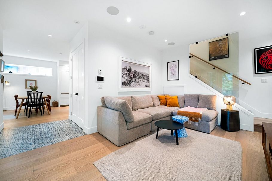 3530 W 43rd Avenue Vancouver, BC - 4