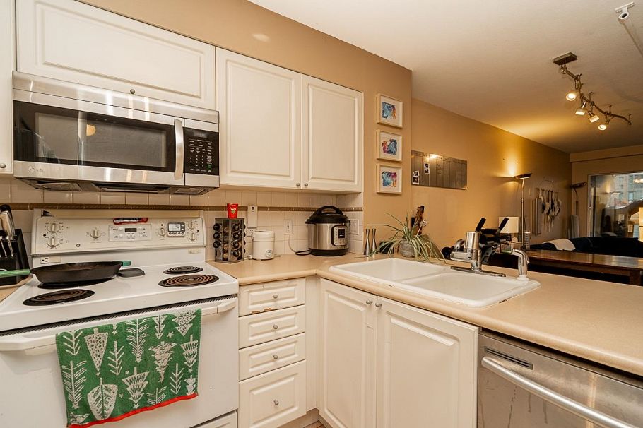 807-488 Helmcken Street Vancouver, BC - 6