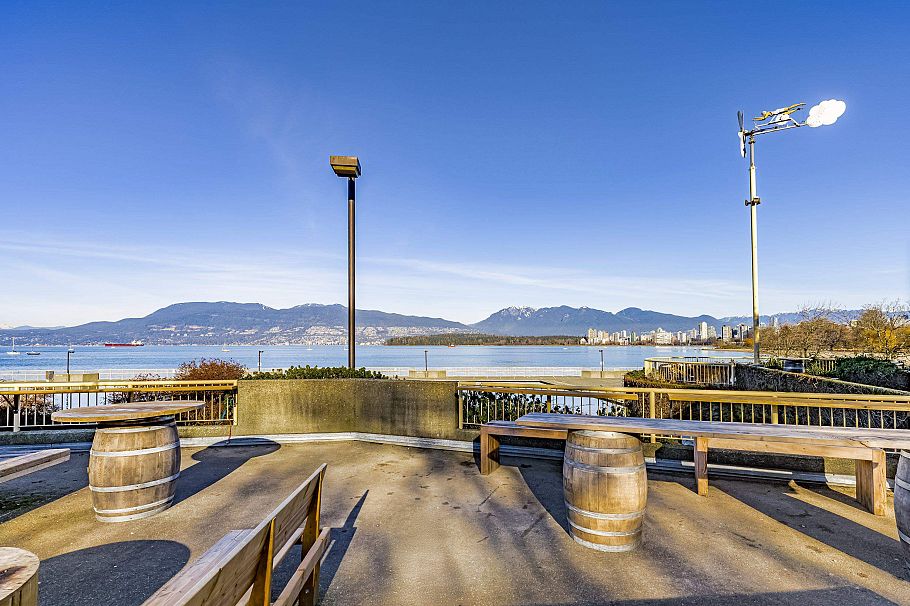 305 2430 Point Grey Road Vancouver, BC - 37