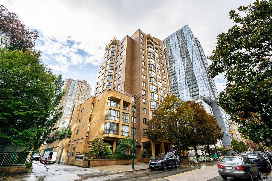 807-488 Helmcken Street Vancouver, BC - 36