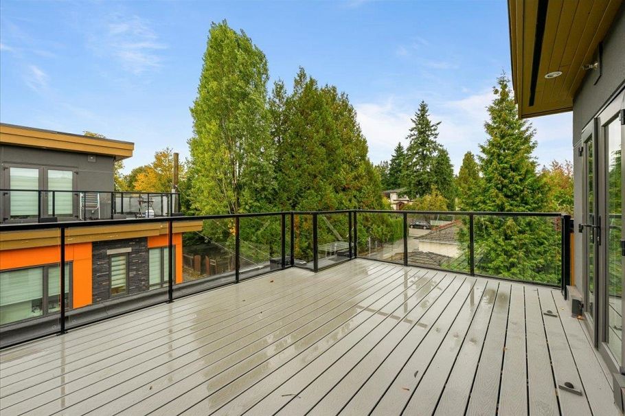 7553 Oak Street Vancouver, BC - 30