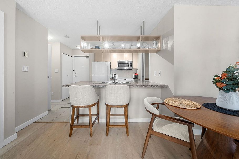 305 1082 Seymour Street Vancouver, BC - 9