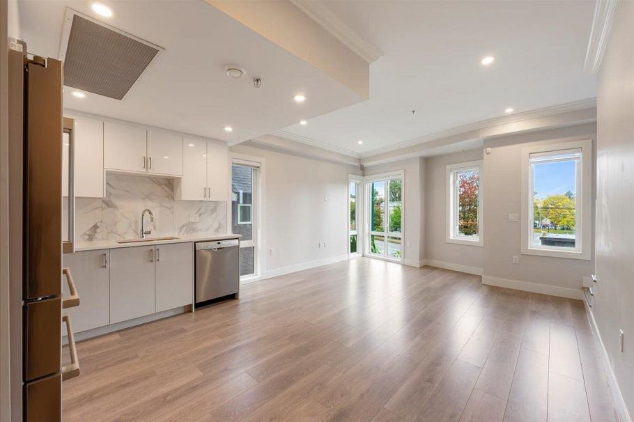 7553 Oak Street Vancouver, BC - 5