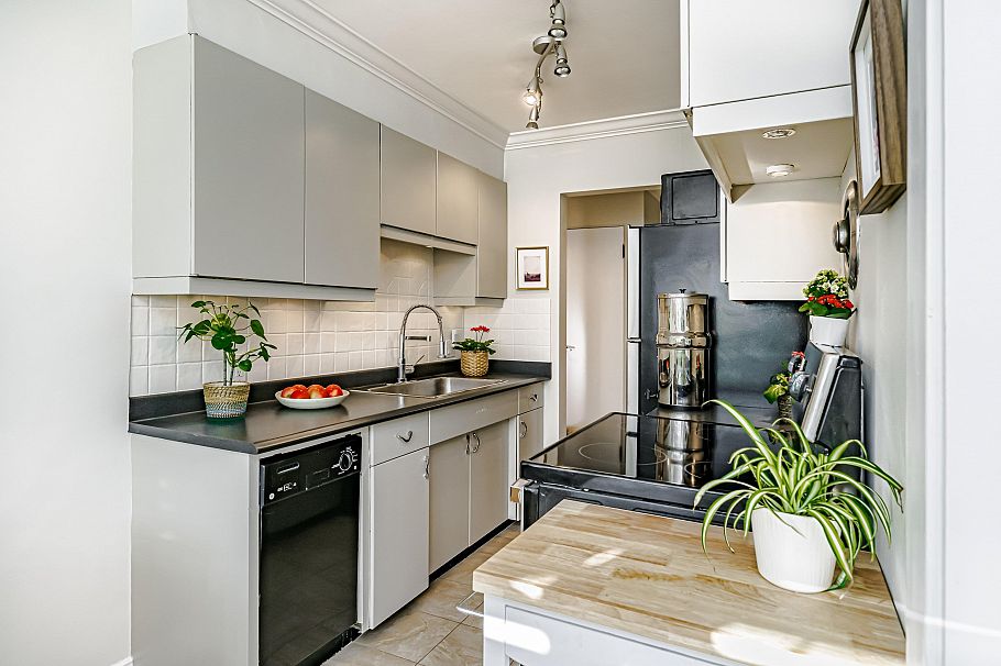 305 2430 Point Grey Road Vancouver, BC - 13