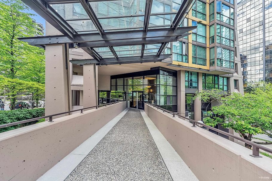 201 1367 Alberni Street Vancouver, BC - 35