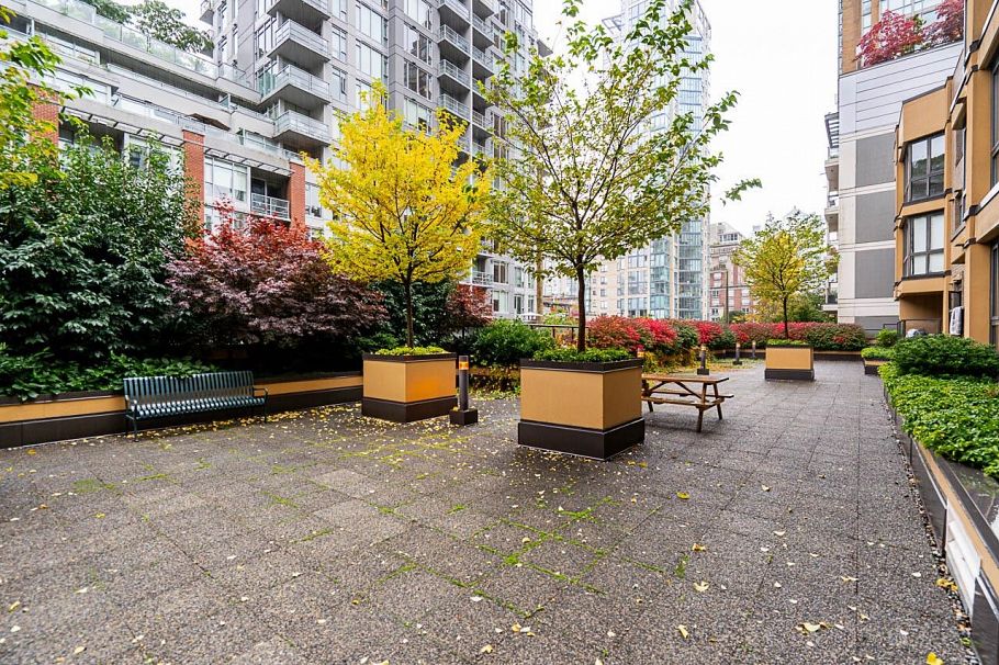 807-488 Helmcken Street Vancouver, BC - 34