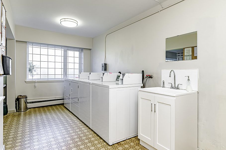 305 2430 Point Grey Road Vancouver, BC - 18