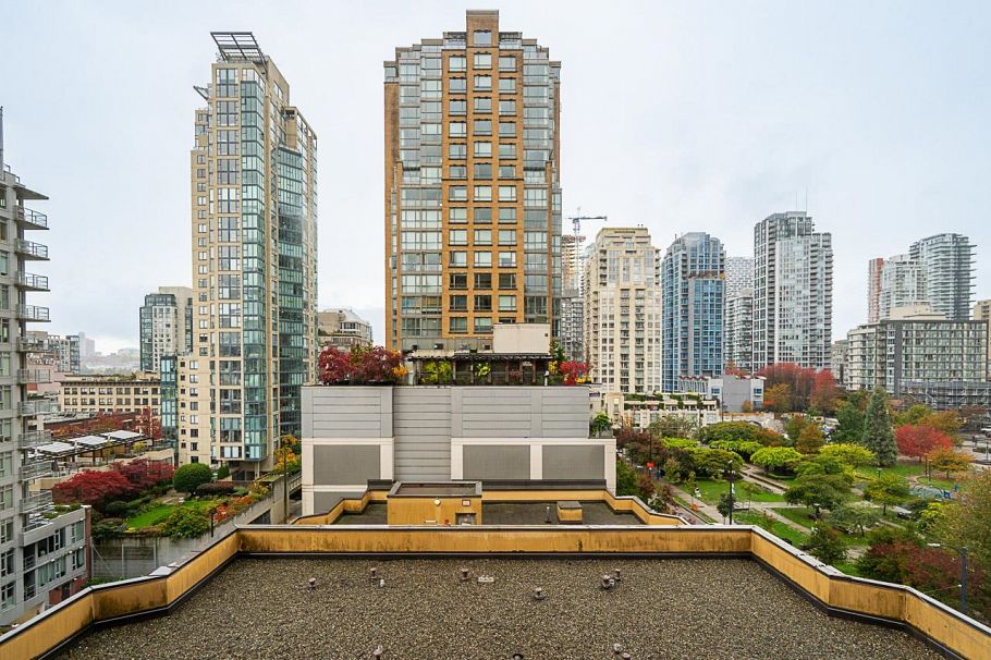 807-488 Helmcken Street Vancouver, BC - 28