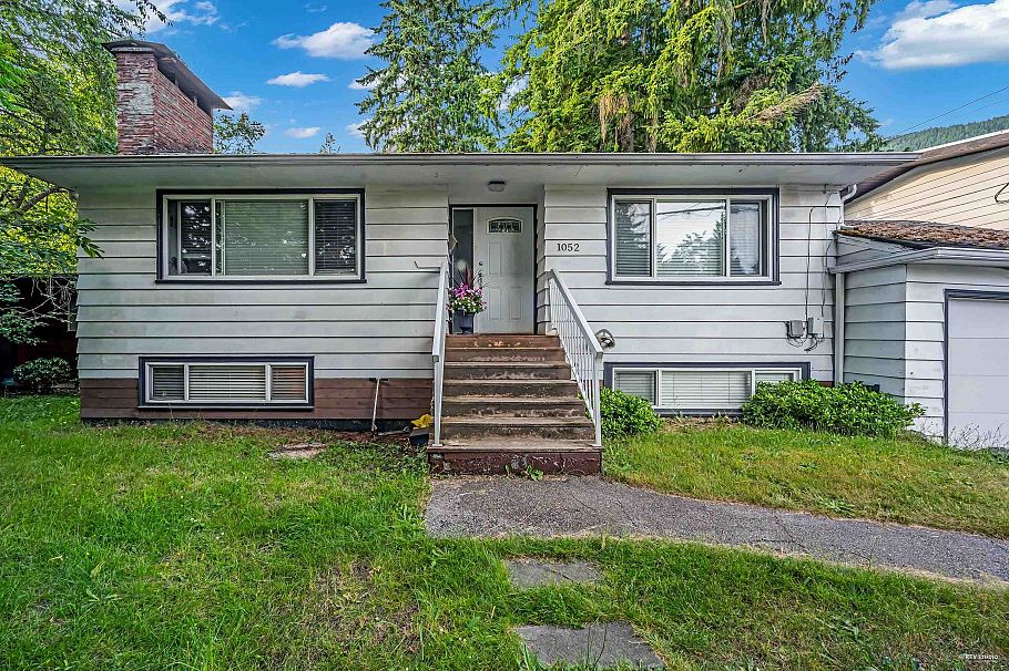 1052 Montroyal Boulevard North Vancouver, BC - 21
