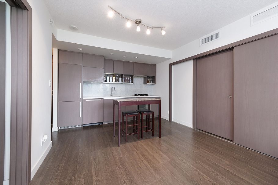 1115 68 Smithe Street Vancouver, BC - 10