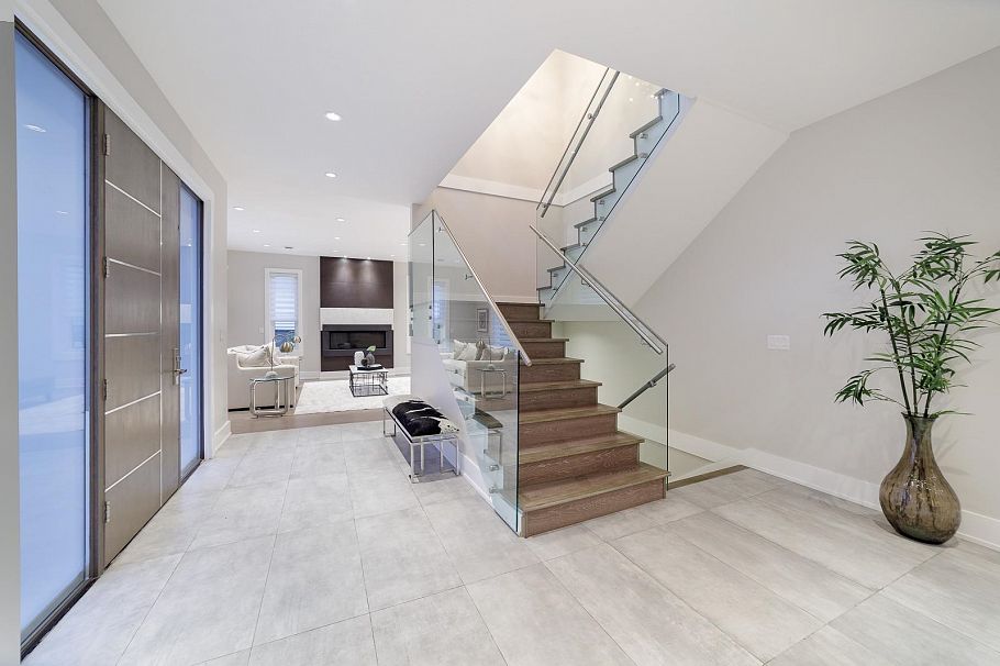 517 Granada Crescent North Vancouver, BC - 4