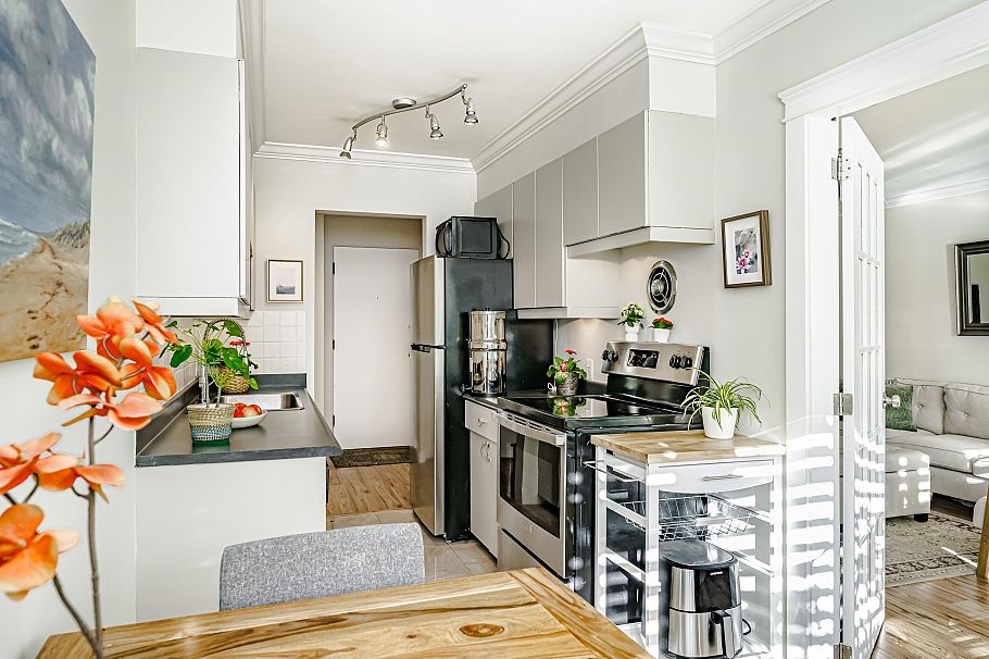 305 2430 Point Grey Road Vancouver, BC - 12