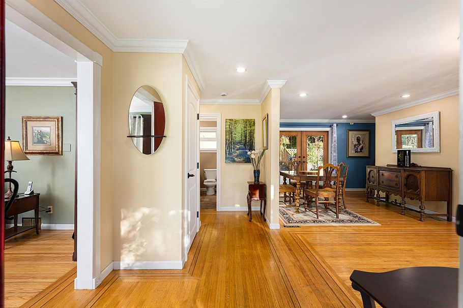 3658 Loraine Avenue North Vancouver, BC - 7