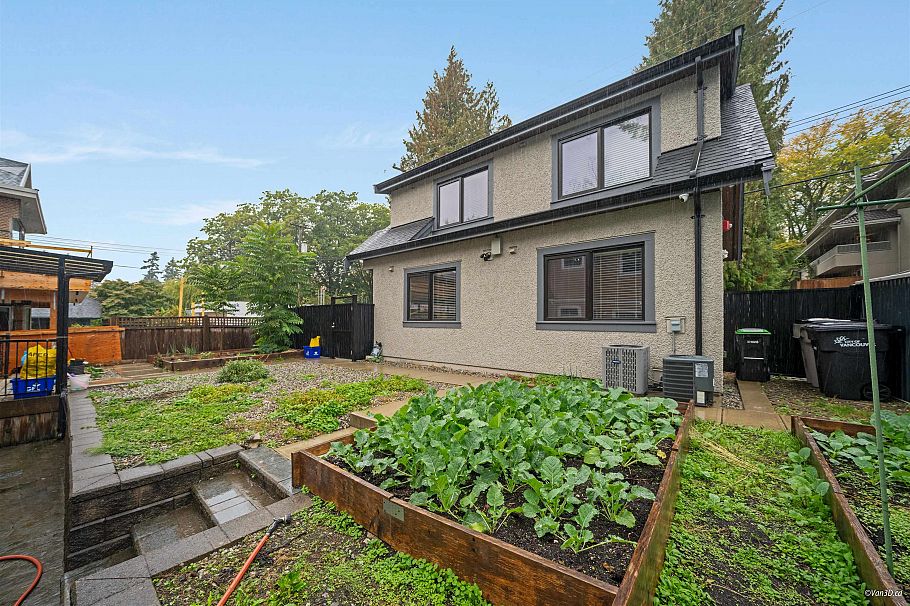 3657 W 29th Avenue Vancouver, BC - 28