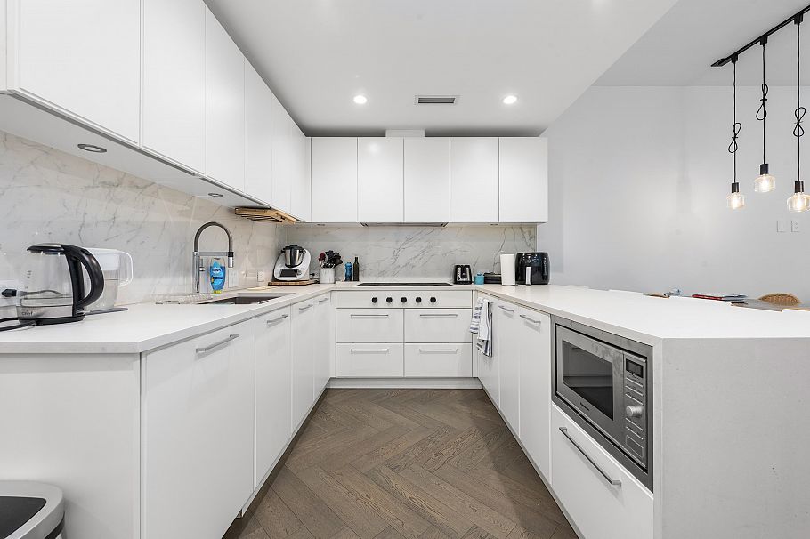 528 W 30th Avenue Vancouver, BC - 7