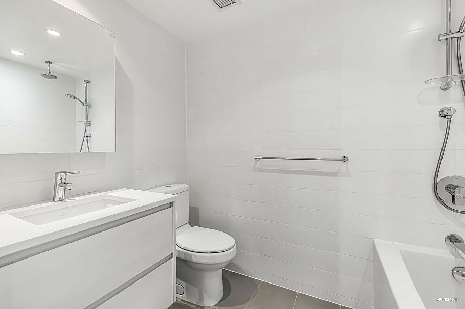 406 8181 Chester Street Vancouver, BC - 9