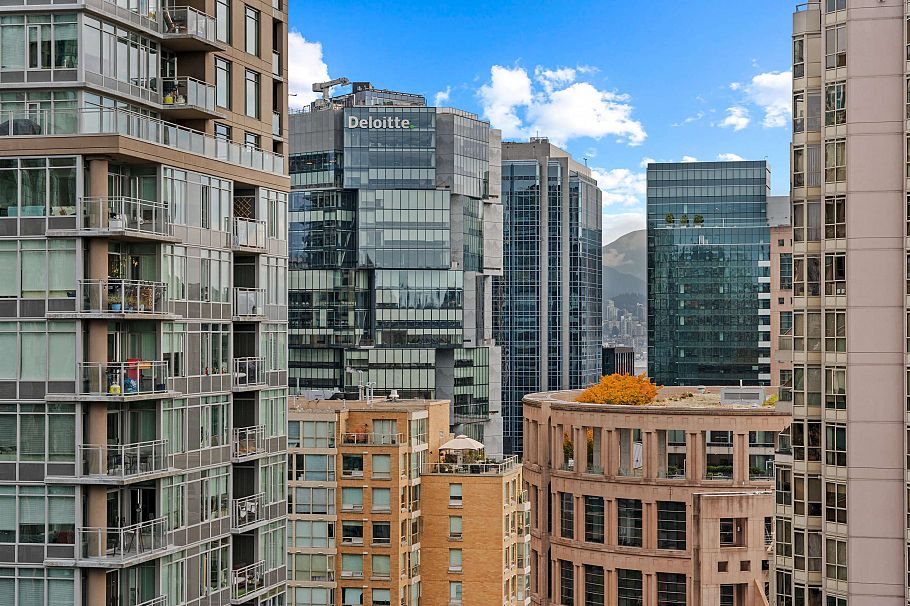 2408 909 Mainland Street Vancouver, BC - 24