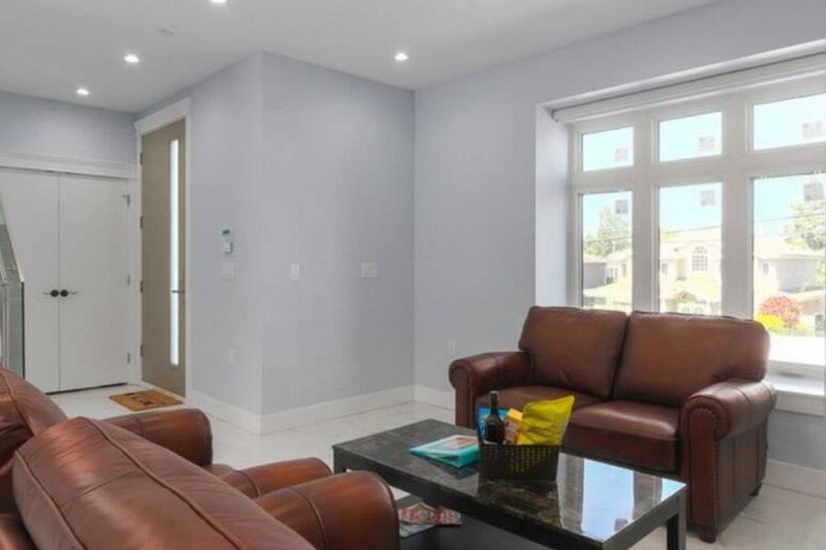 4666 Earles Street Vancouver, BC - 5