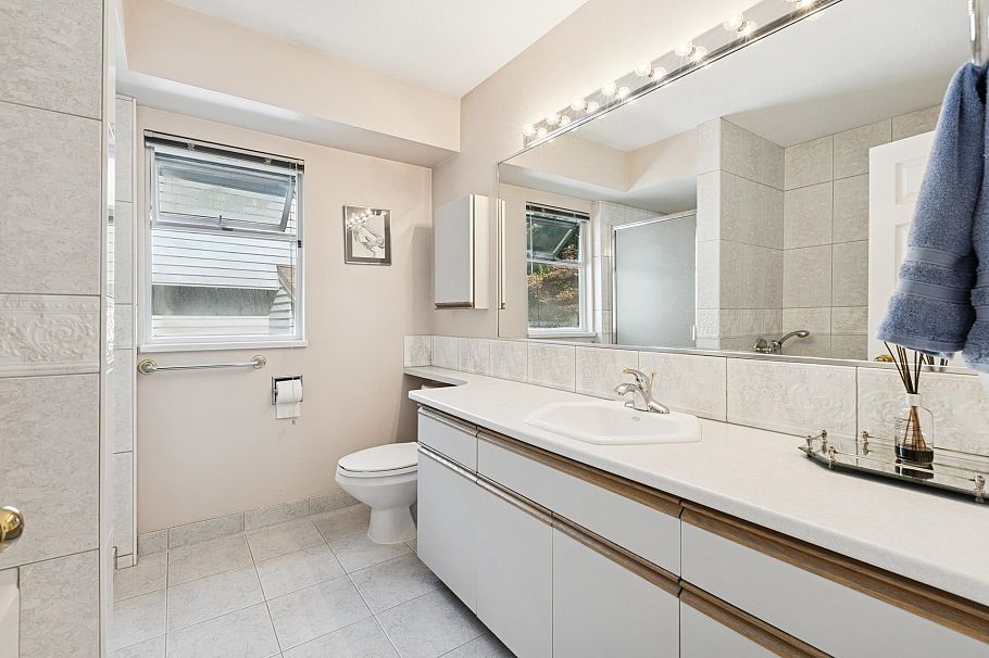 5685 Nancy Greene Way North Vancouver, BC - 27