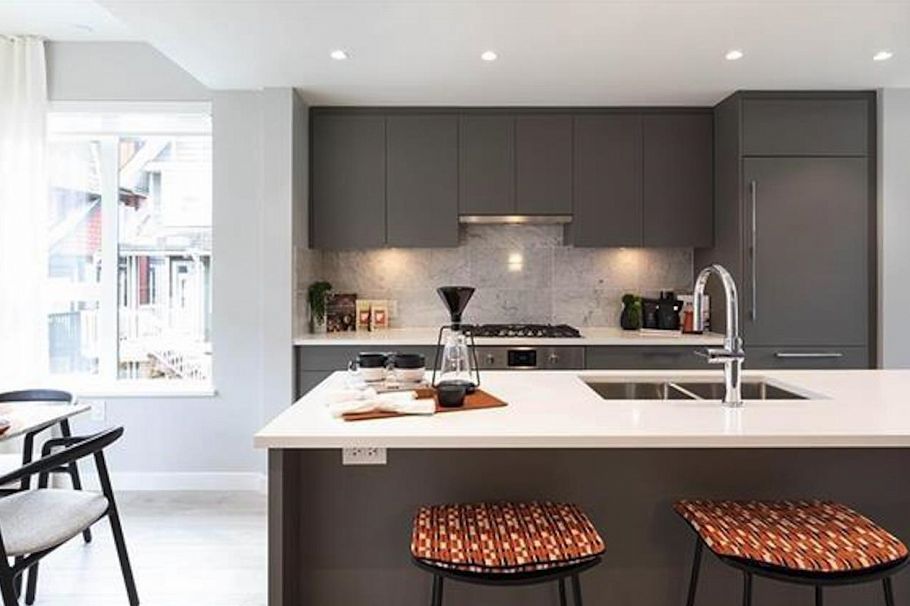 6 2728 Acadia Road Vancouver, BC - 1