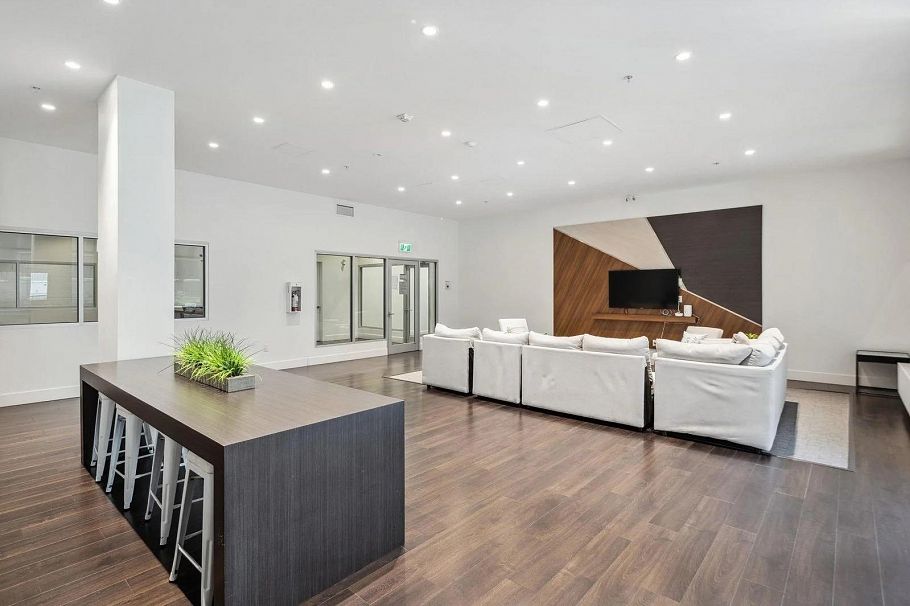 308 711 W 14th Street North Vancouver, BC - 24